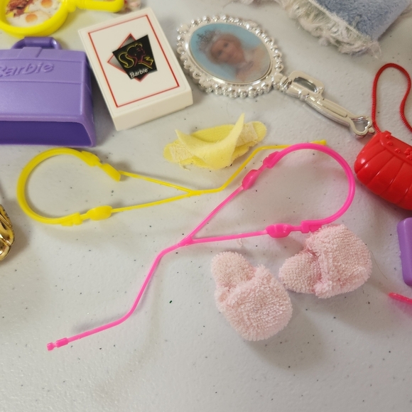 Vintage Lot Barbie Doll House Accessories 90s 1990s Scuba Kitchen Food Hangers - Picture 3 of 16